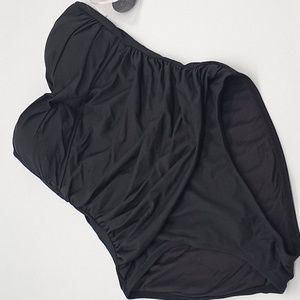 Anne Cole Twist Front Shirred One-Piece‎ Swimsuit Black 6